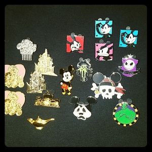 LOT OF 16 DISNEY TRADING PINS